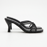 Sandalias mule de tiras con puntera cuadrada y tacón Avery - Negro