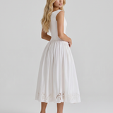 Vestido midi con ojetes y cuello barco Delfina - Blanco