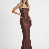 Vestido largo de satén fruncido palabra de honor Elara - Marrón