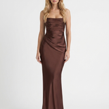 Vestido largo de satén fruncido palabra de honor Elara - Marrón
